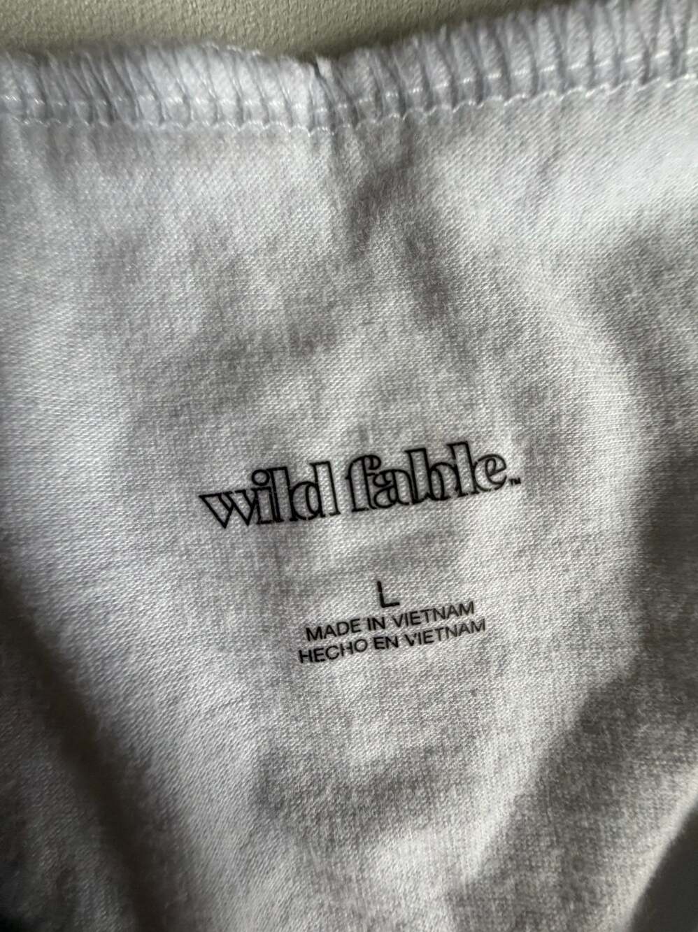Wild Fable White Crop Top V Neck Short Sleeve Size L - Picture 2 of 4